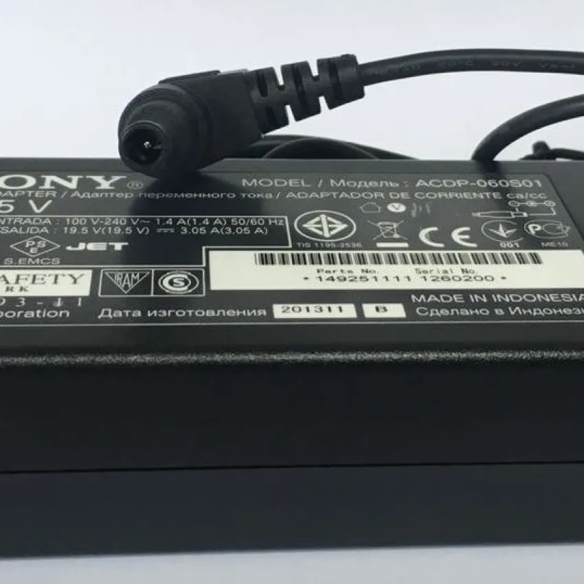 FONTE EXTERNA SONY ACDP-060S01 100 V-240 V~ 1.4 A(1,4 A) 50/60 Hz 19.5 V(19,5 V) - 3.05 A