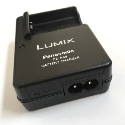 CARREGADOR DE BATERIA PANASONIC DE-A66A 110V-240V~50/60Hz 0.2A 4.2V==0.65A