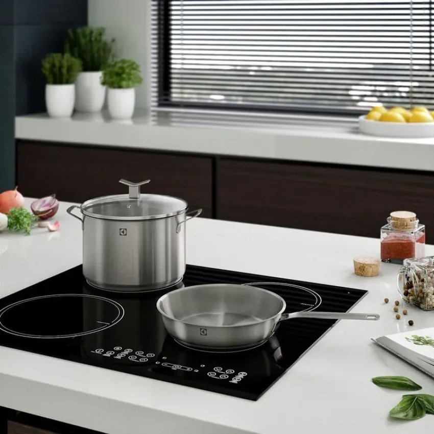 CONJUNTO DE PANELAS INOX 5 PEÇAS ELECTROLUX DESIGN EM AÇO INOXIDÁVEL | A18778801