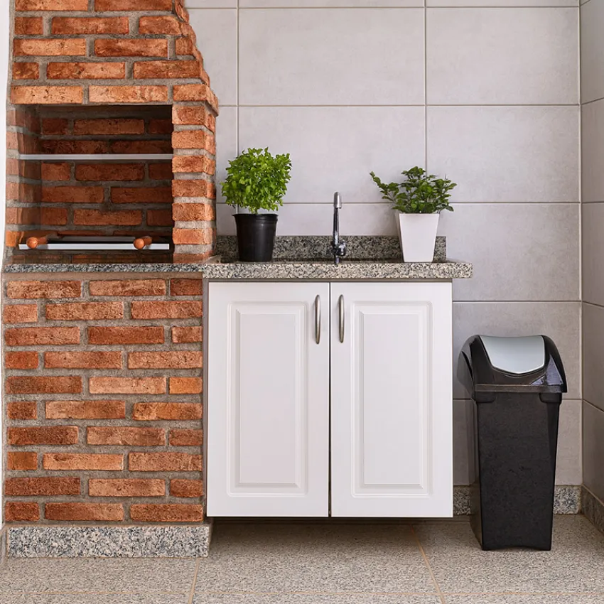 Lixeira Plástica Basculante 15L Sanremo – Prática e Resistente Modelo: (SR62/555)