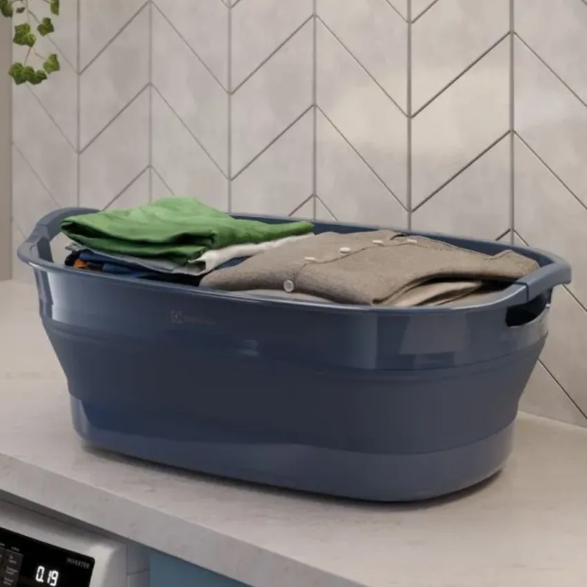 Cesto de Roupa Dobrável Electrolux 30L com Válvula de Água Azul A31099002